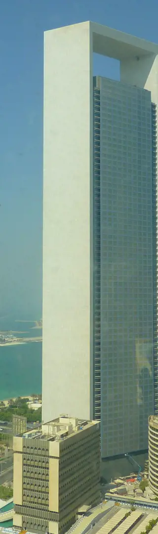 300 Meter über der Stadt